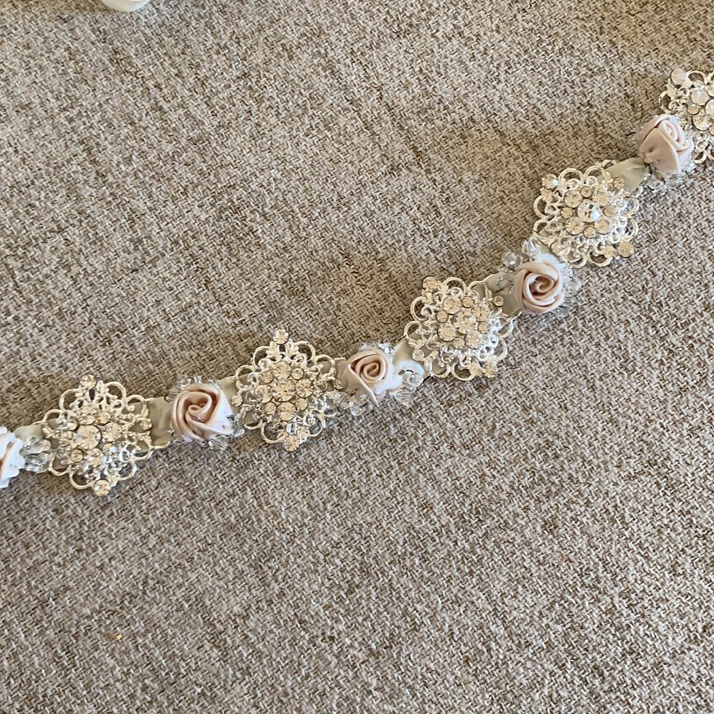 🪞 NEW satin and rose flower crystal tie up ribbon belt - Picture 7 of 7